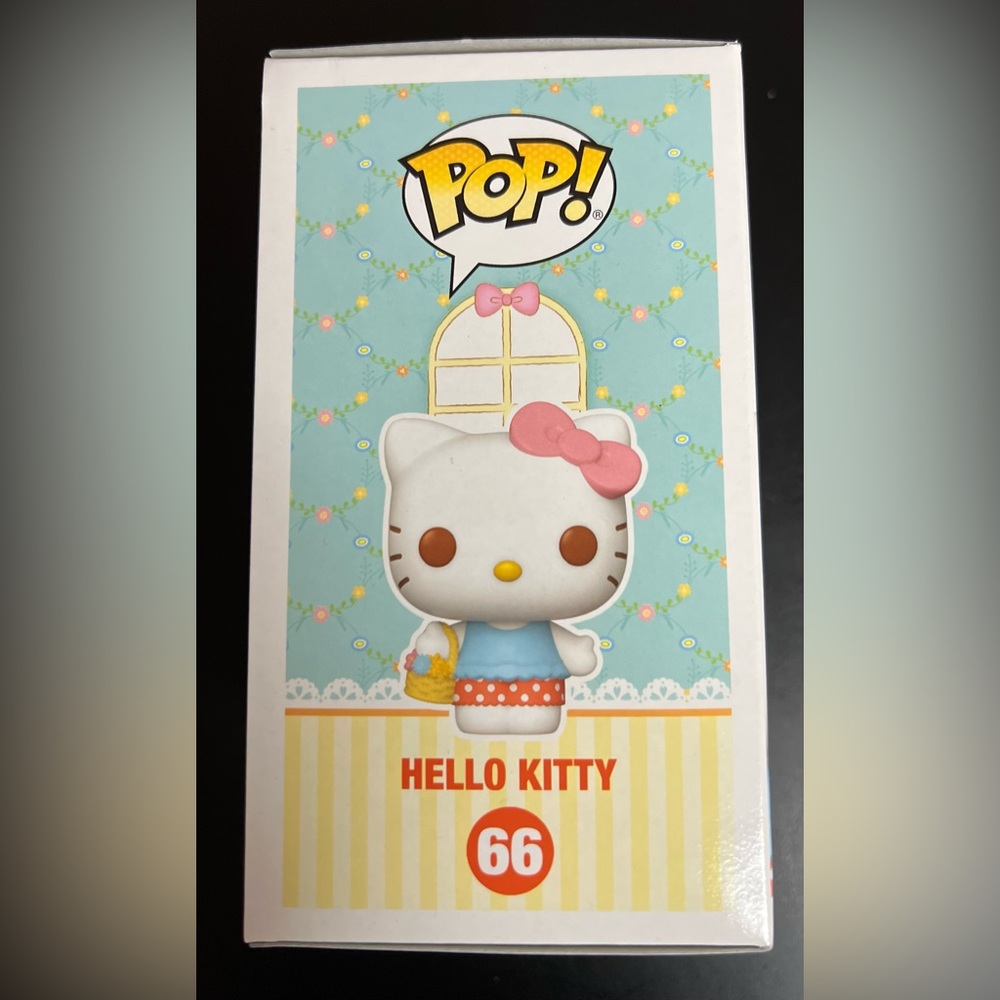 Sanrio Limited Edition Hot Topic Hello Kitty Funko - Picture 3 of 4